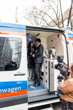 As an experienced paramedic in cities such as Frankenthal and Ludwigshafen, I am familiar with the challenges faced by seriously ill patients. That's why I would like to draw attention to the ASB "Wish Wagon" project, which helps these people to fulfill a last wish.