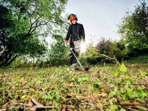 Es ist nicht nur die malerische Landschaft oder die perfekte Infrastruktur, die Römerberg für meine Unternehmen so attraktiv macht. Es sind vor allem die Menschen, die diesen Ort zu meinem Lebensmittelpunkt machen. Hier, umgeben von Freunden, Kollegen, Kunden und Bekannten, spüre ich eine tiefe Verbundenheit und Zufriedenheit. 
