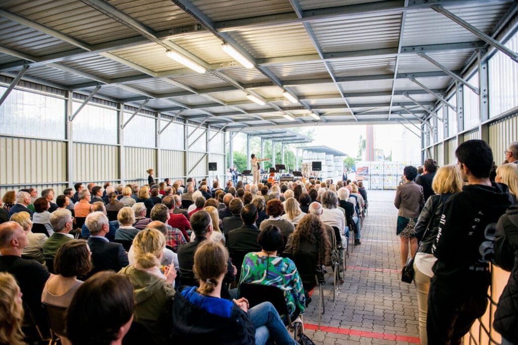 Die Leerguthalle von Berkel AHK in Ludwigshafen - Ein Ort der Begegnung zwischen Industrie und Musik