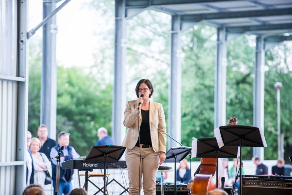 Die Leerguthalle von Berkel AHK in Ludwigshafen - Ein Ort der Begegnung zwischen Industrie und Musik