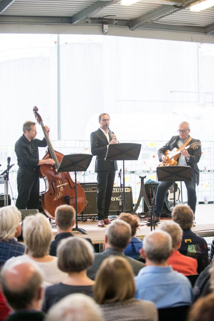 Die Leerguthalle von Berkel AHK in Ludwigshafen - Ein Ort der Begegnung zwischen Industrie und Musik