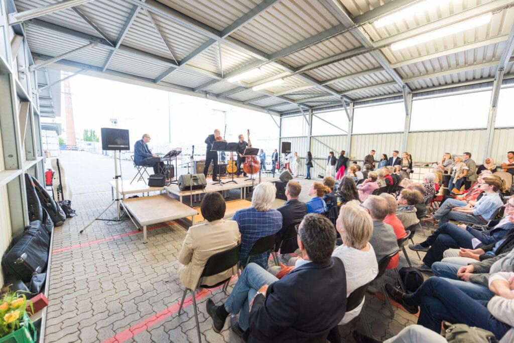 Die Leerguthalle von Berkel AHK in Ludwigshafen - Ein Ort der Begegnung zwischen Industrie und Musik