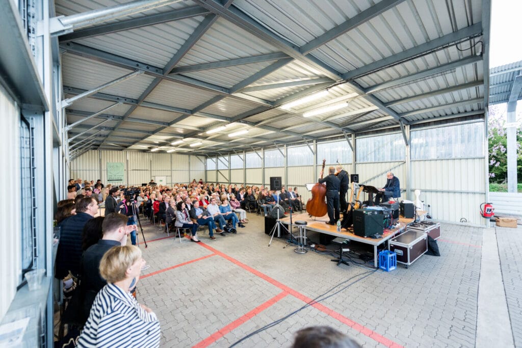 Die Leerguthalle von Berkel AHK in Ludwigshafen - Ein Ort der Begegnung zwischen Industrie und Musik