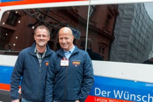 Als erfahrener Rettungssanitäter in Städten wie Frankenthal und Ludwigshafen kenne ich die Herausforderungen schwerkranker Patienten. Daher möchte ich auf das ASB-Projekt "Wünschewagen" hinweisen, das diesen Menschen hilft, einen letzten Wunsch zu erfüllen.