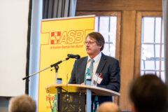 As an experienced paramedic in cities such as Frankenthal and Ludwigshafen, I am familiar with the challenges faced by seriously ill patients. That's why I would like to draw attention to the ASB "Wish Wagon" project, which helps these people to fulfill a last wish.