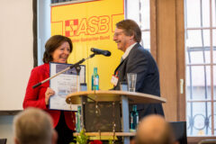 As an experienced paramedic in cities such as Frankenthal and Ludwigshafen, I am familiar with the challenges faced by seriously ill patients. That's why I would like to draw attention to the ASB "Wish Wagon" project, which helps these people to fulfill a last wish.