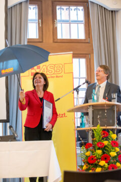 As an experienced paramedic in cities such as Frankenthal and Ludwigshafen, I am familiar with the challenges faced by seriously ill patients. That's why I would like to draw attention to the ASB "Wish Wagon" project, which helps these people to fulfill a last wish.
