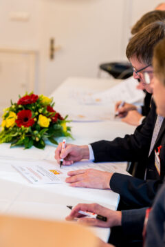 As an experienced paramedic in cities such as Frankenthal and Ludwigshafen, I am familiar with the challenges faced by seriously ill patients. That's why I would like to draw attention to the ASB "Wish Wagon" project, which helps these people to fulfill a last wish.