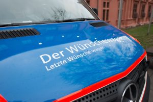Als erfahrener Rettungssanitäter in Städten wie Frankenthal und Ludwigshafen kenne ich die Herausforderungen schwerkranker Patienten. Daher möchte ich auf das ASB-Projekt "Wünschewagen" hinweisen, das diesen Menschen hilft, einen letzten Wunsch zu erfüllen.