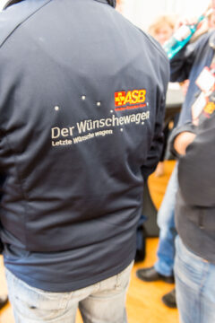 As an experienced paramedic in cities such as Frankenthal and Ludwigshafen, I am familiar with the challenges faced by seriously ill patients. That's why I would like to draw attention to the ASB "Wish Wagon" project, which helps these people to fulfill a last wish.