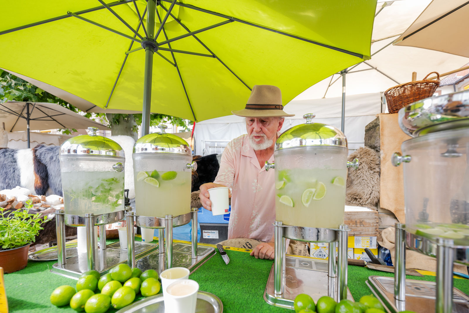 Einmal Zitronenlimonade bitte ;) | Maikammer feiert Pfälzer Gartenmarkt 2023 | Werbe und Reportagefotograf Schepers