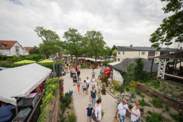 Einmal Zitronenlimonade bitte ;) | Maikammer feiert Pfälzer Gartenmarkt 2023 | Werbe und Reportagefotograf Schepers