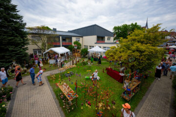 Einmal Zitronenlimonade bitte ;) | Maikammer feiert Pfälzer Gartenmarkt 2023 | Werbe und Reportagefotograf Schepers