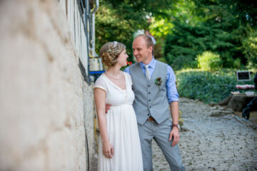 Schepi - your passionate wedding photographer from Römerberg. With a keen sense for the perfect moment, I capture the magic of your wedding in the Rhine-Neckar region and worldwide. Discover authentic and emotional shots that will capture your love for eternity. Let yourself be accompanied by a professional who recognizes and captures the beauty in every moment.