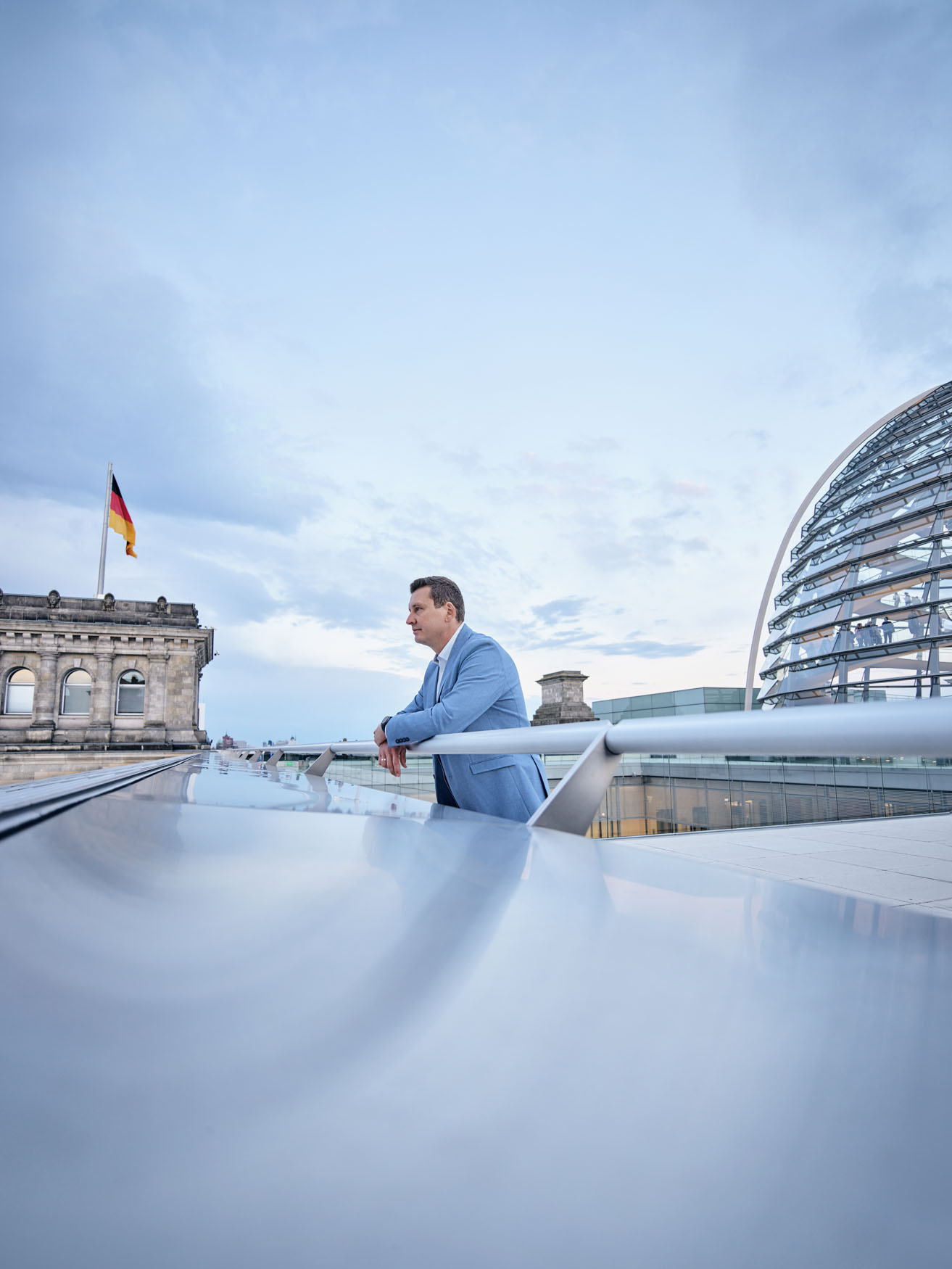 Mario Brandenburg ein super freundlicher und überzeugter „Pfälzer“ Politiker, der sich für die Zukunft Deutschlands einsetzt. Seine Arbeit als Mitglied der FDP zeigt deutlich, dass er an seinen Überzeugungen und Zielen festhält und bereit ist, dafür zu kämpfen. 