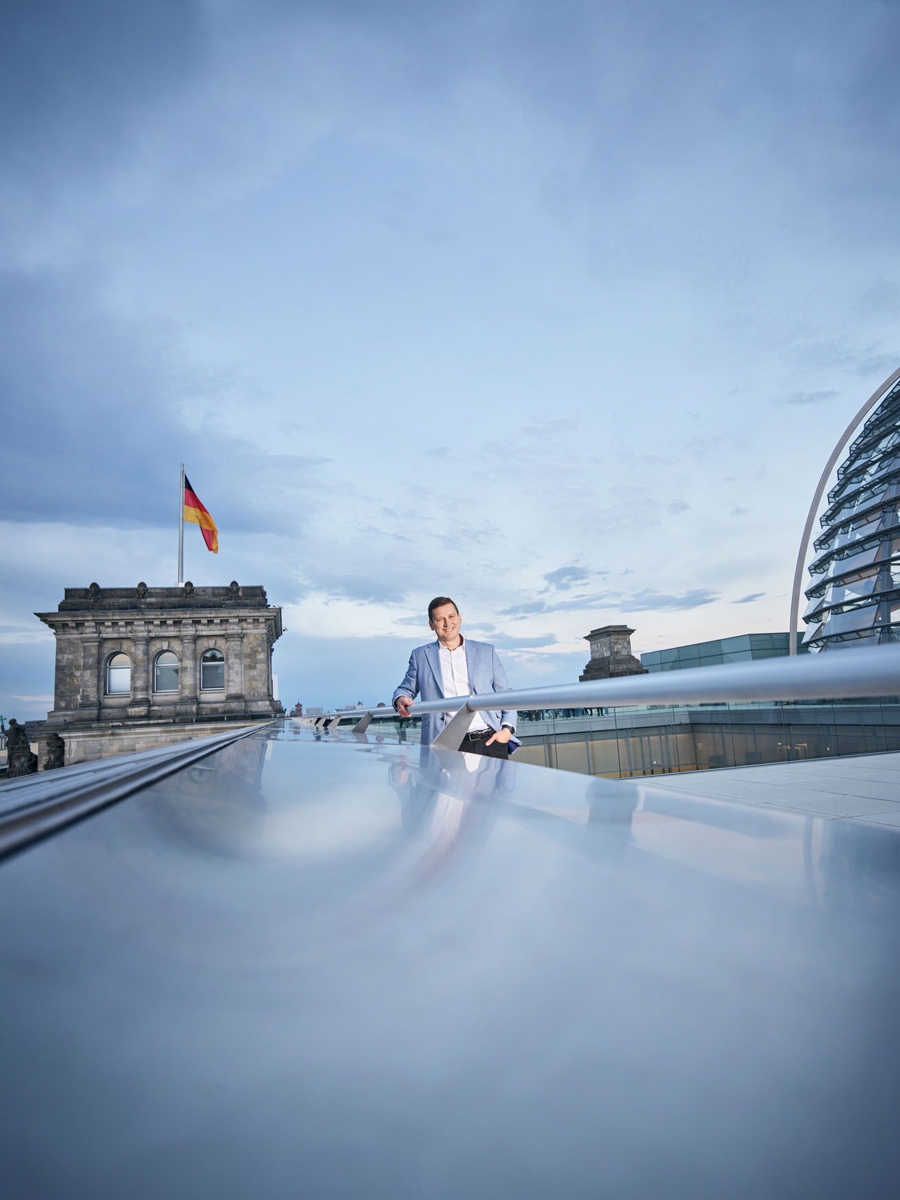 Mario Brandenburg ein super freundlicher und überzeugter „Pfälzer“ Politiker, der sich für die Zukunft Deutschlands einsetzt. Seine Arbeit als Mitglied der FDP zeigt deutlich, dass er an seinen Überzeugungen und Zielen festhält und bereit ist, dafür zu kämpfen. 