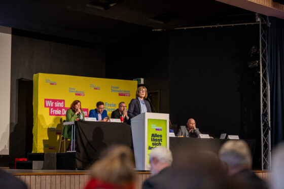 Person speaks at FDP conference